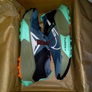 Nike ZEGAMA MENS size 11 trail sneakers